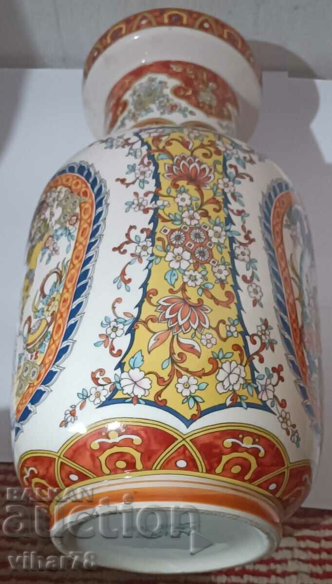 VERY BEAUTIFUL VASE - 6 VERY BEAUTIFUL VASE - 6