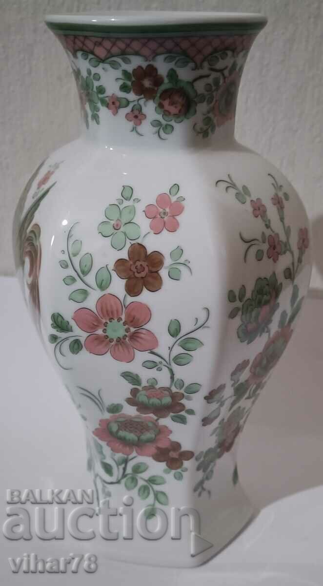 VERY BEAUTIFUL VASE with price 125.99 BGN | € 64.42 VERY BEAUTIFUL VASE with price 125.99 BGN | € 64.42