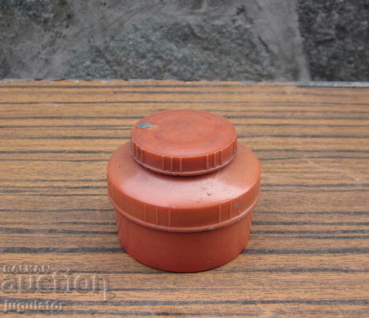 călimară veche din bachelit bulgar TPK Pliska Sofia cu preț 25.00 BGN | € 12.78 călimară veche din bachelit bulgar TPK Pliska Sofia cu preț 25.00 BGN | € 12.78