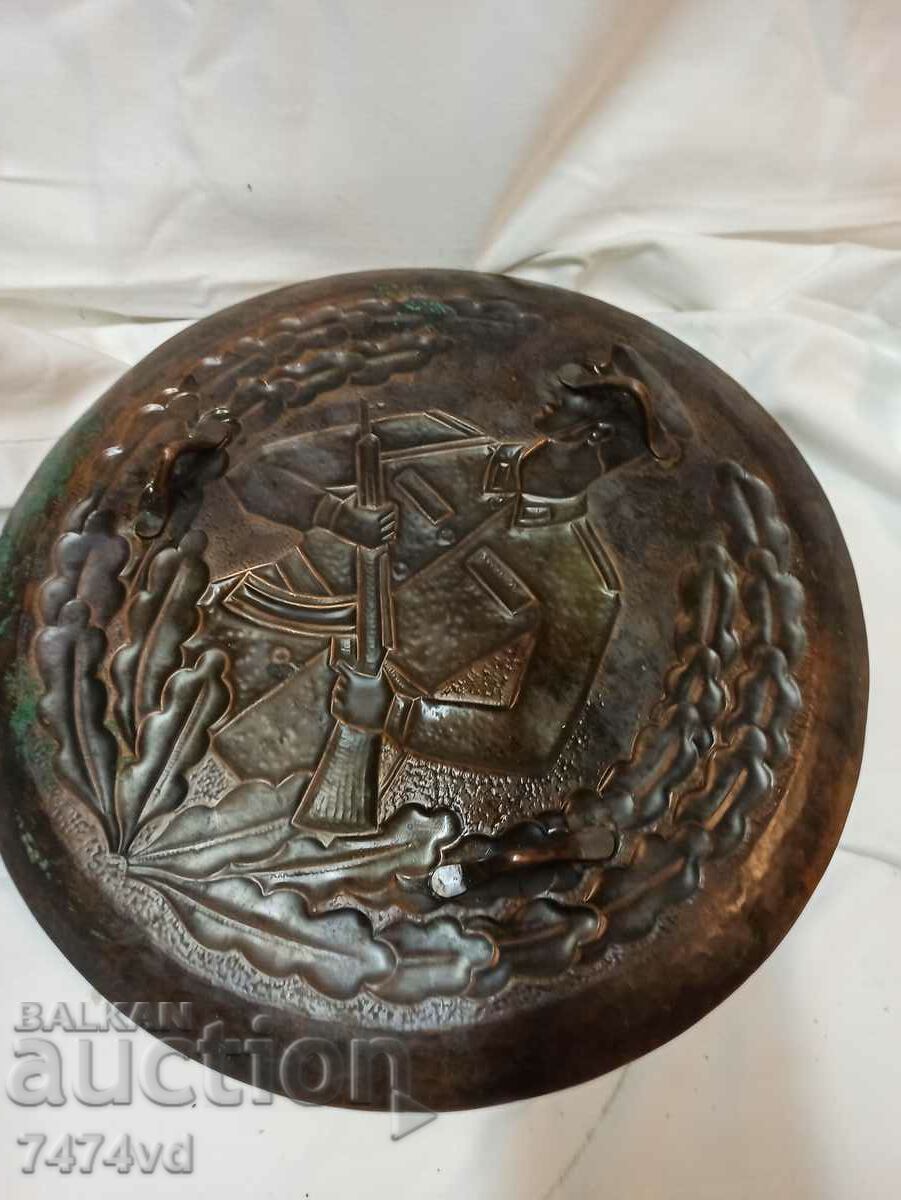 Auction MASSIVE COPPER TRAY WARRIOR, BORDER GUARD Auction MASSIVE COPPER TRAY WARRIOR, BORDER GUARD