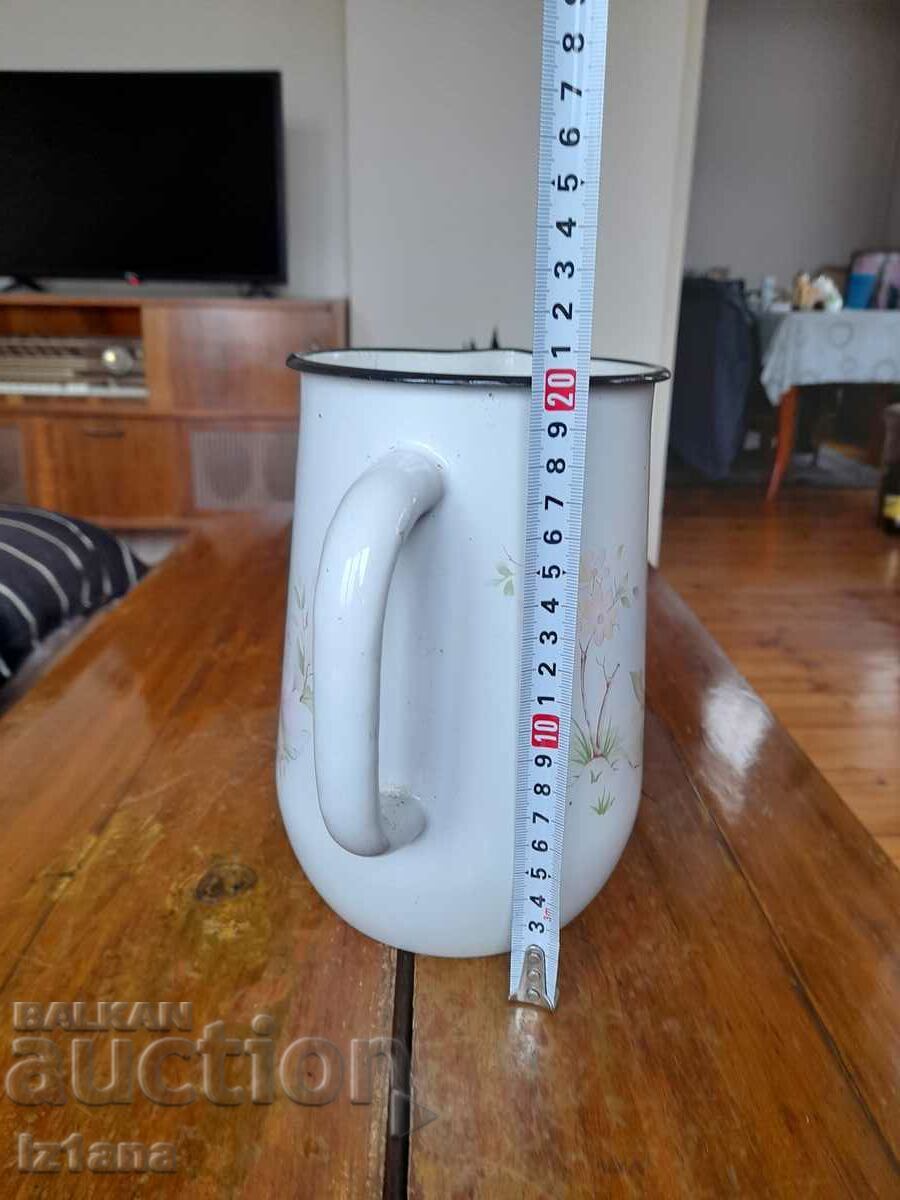 Delivery of Old enamel jug Delivery of Old enamel jug