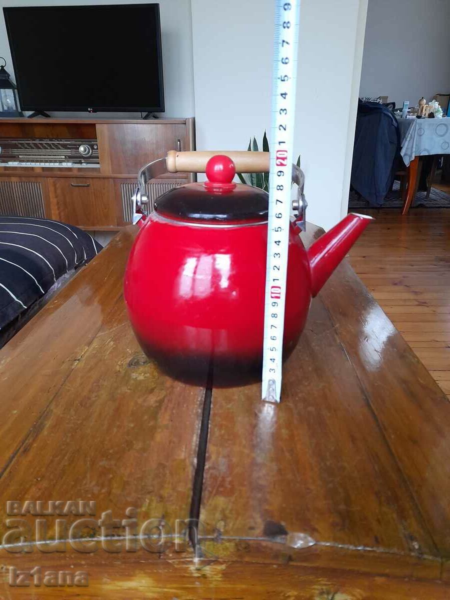 Auction  Enameled kettle Elekom