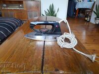 Fier de călcat electric vechi