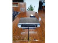 Vechi aparat de vafe, prăjitor de pâine