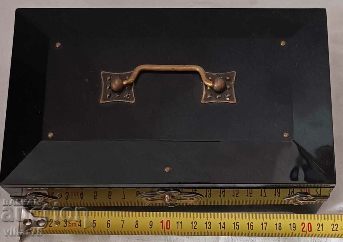 Delivery of Old music box for jewelry Delivery of Old music box for jewelry