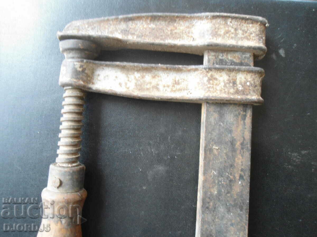 Old carpenter's clamp with price 30.00 BGN | € 15.34 Old carpenter's clamp with price 30.00 BGN | € 15.34