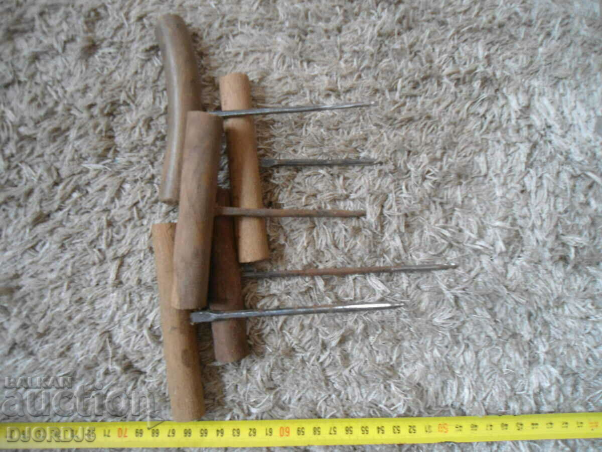 Delivery of Old carpentry tools, matcaps