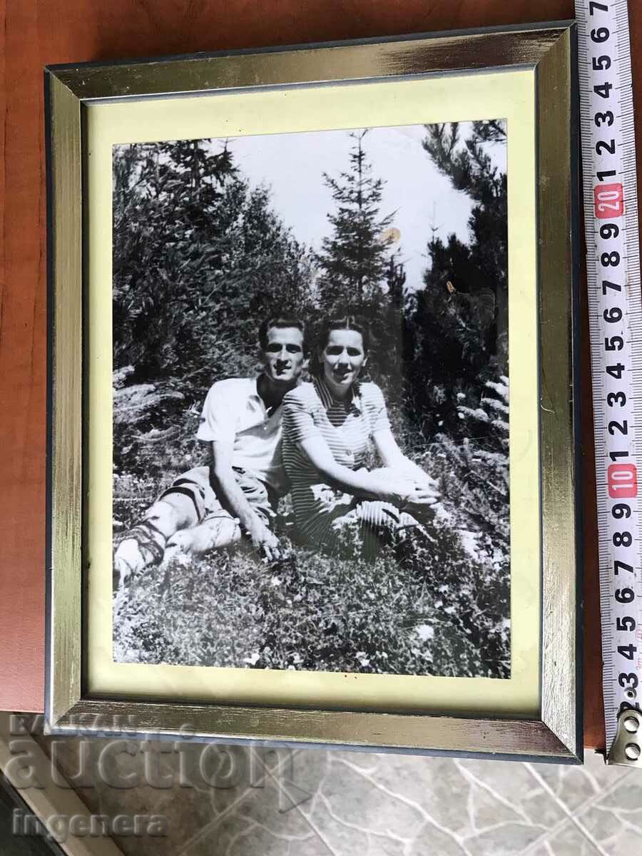 STICLA RAMA FOTO cu preț 7.00 BGN | € 3.58