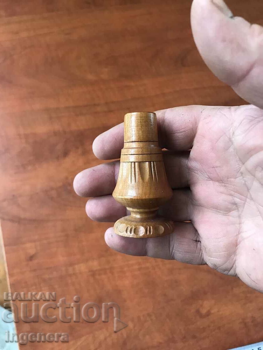 CUP STAND WOOD CARVING FOR CHICKS RETRO with price 6.00 BGN | € 3.07