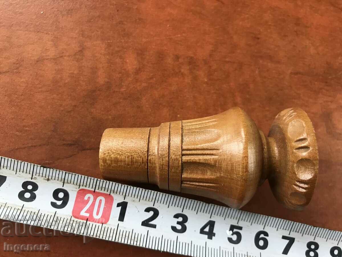 Auction  CUP STAND WOOD CARVING FOR CHICKS RETRO