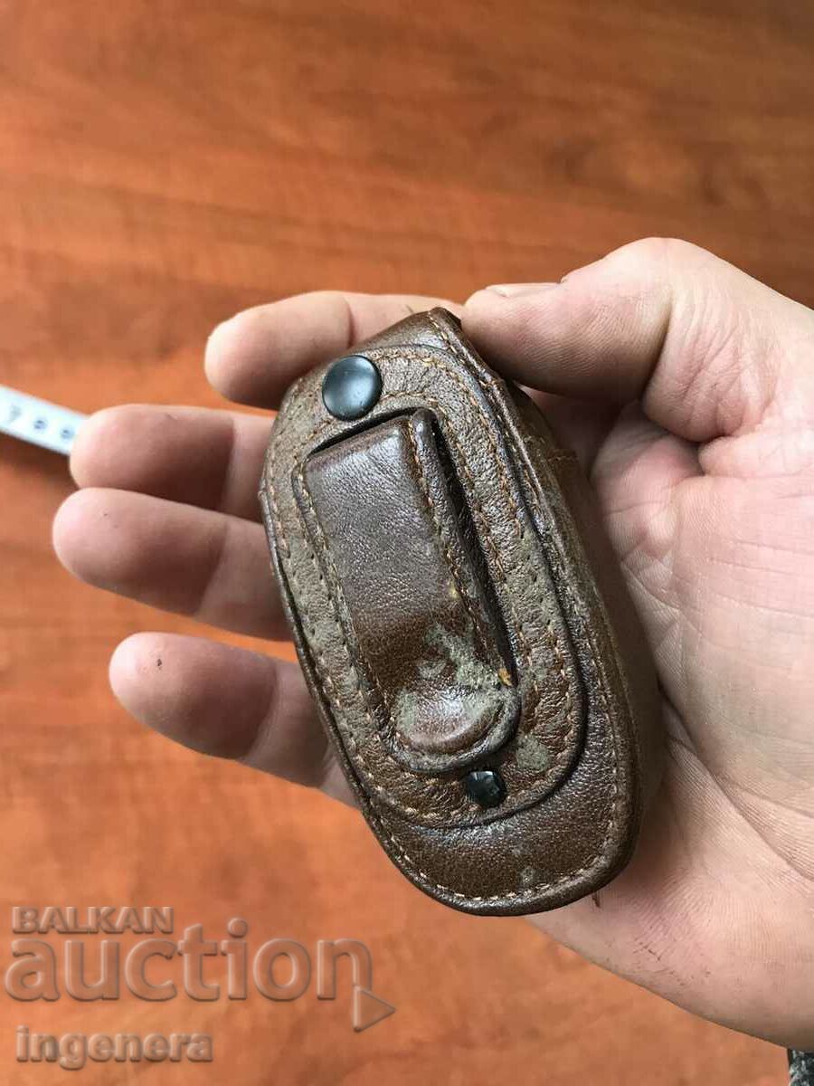 Licitație CAZ PIELE FERMĂ ÎNCHIDERE MAGNETICĂ NOUĂ Licitație CAZ PIELE FERMĂ ÎNCHIDERE MAGNETICĂ NOUĂ