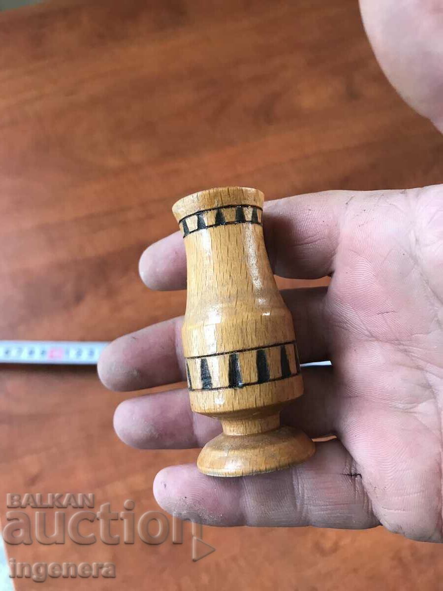 CUP STAND WOOD CARVING FOR CHICKS RETRO with price 6.00 BGN | € 3.07