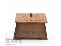 Дървена кутия дърворезба орех