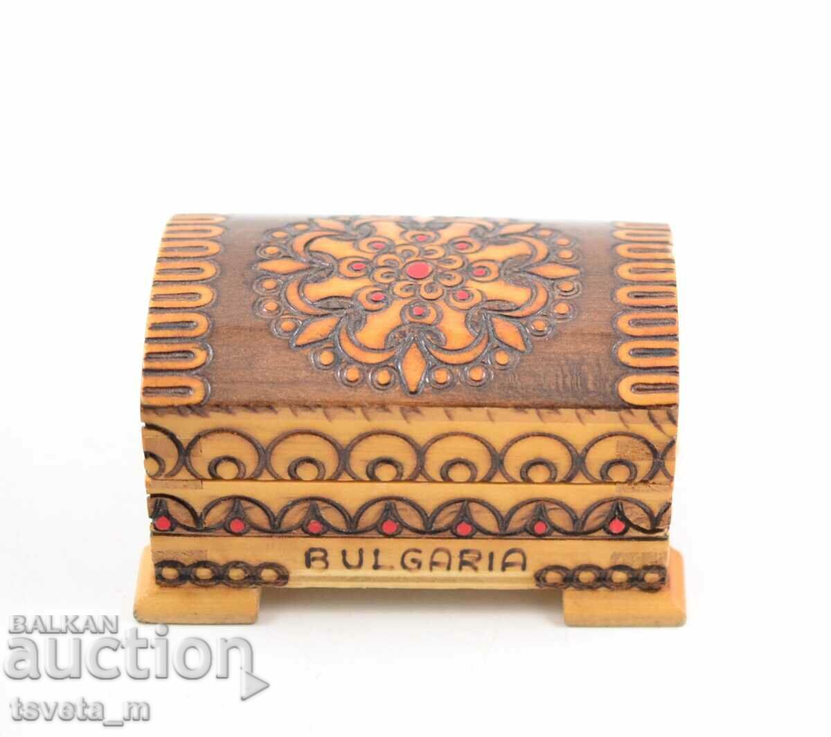 Дървена кутия, ръчна изработка пирографирана BULGARIA