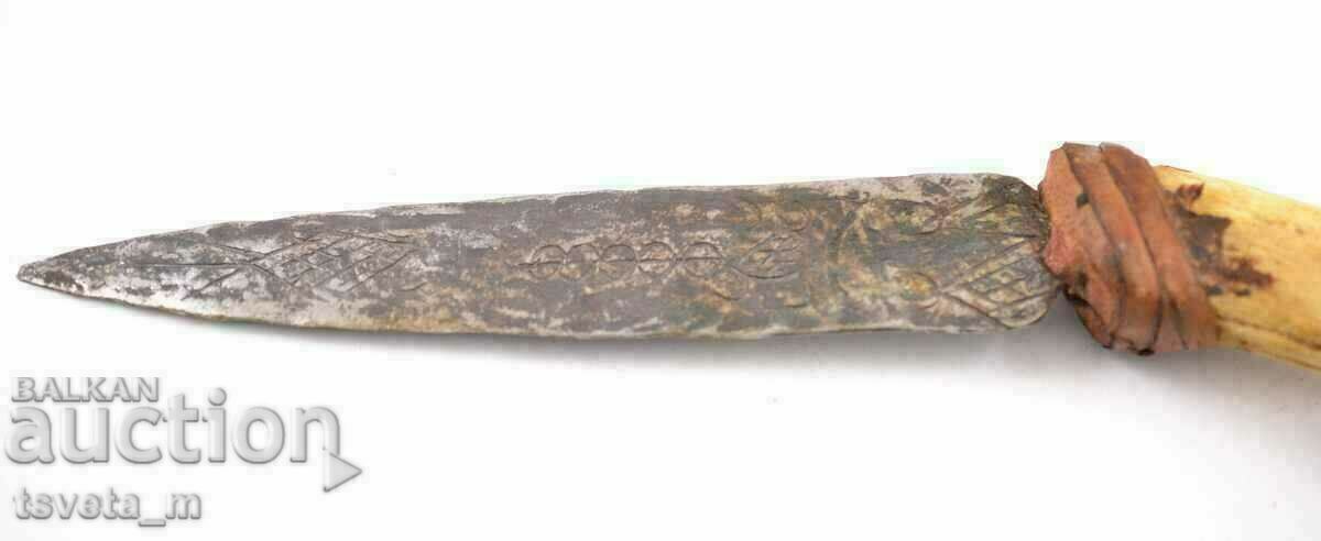 Auction Original kukri with horn handle Auction Original kukri with horn handle