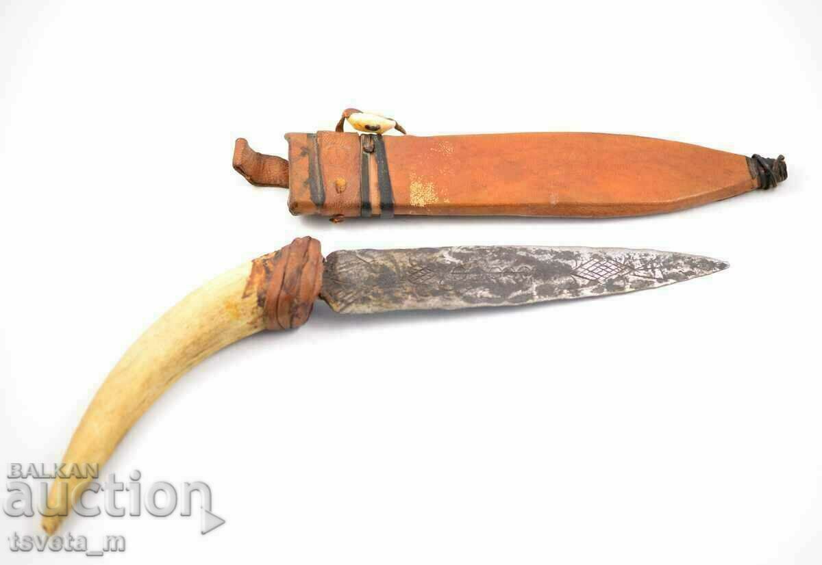 Original kukri with horn handle