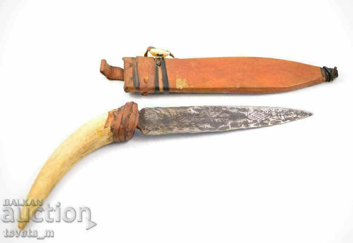 Original kukri with horn handle