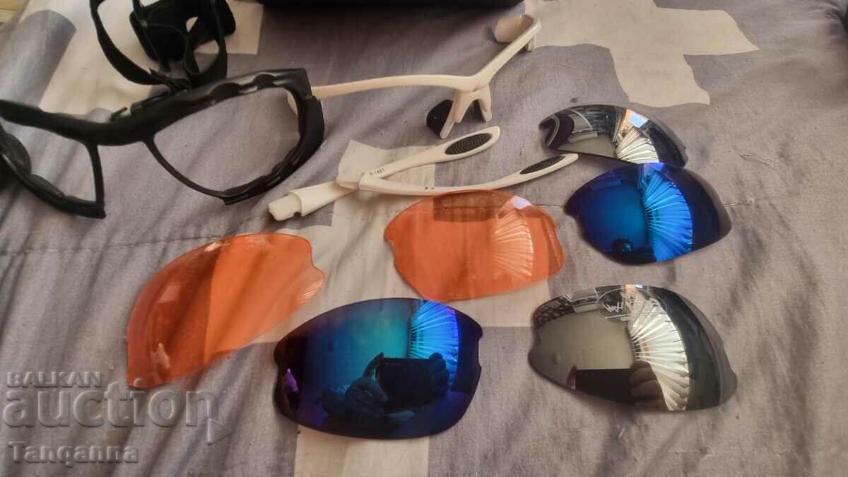 Παράδοση Γυαλιά με διαφορετικούς φακούς