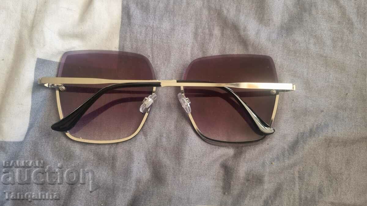 Sunglasses with price 10.00 BGN | € 5.11 Sunglasses with price 10.00 BGN | € 5.11