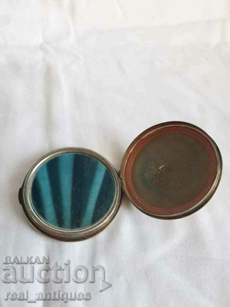 Delivery of Silver powder case Delivery of Silver powder case