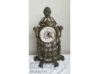 Mantel bronze clock