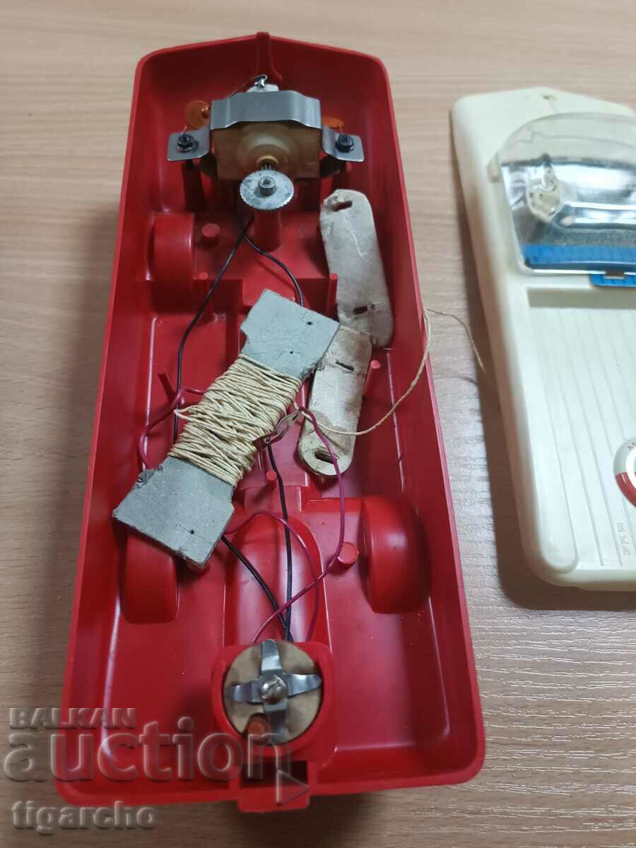 Auction Old Amphibia toy Auction Old Amphibia toy