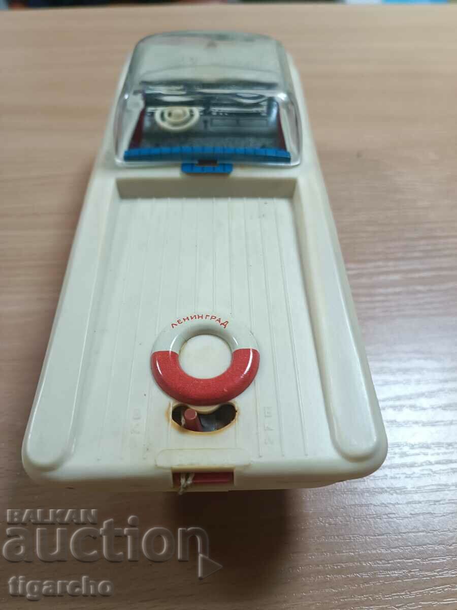 Delivery of Old Amphibia toy Delivery of Old Amphibia toy