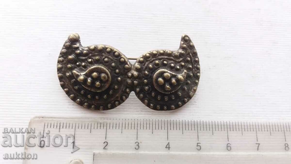MASSIVE BROOCH - PAFTI with price 8.99 BGN | € 4.60 MASSIVE BROOCH - PAFTI with price 8.99 BGN | € 4.60