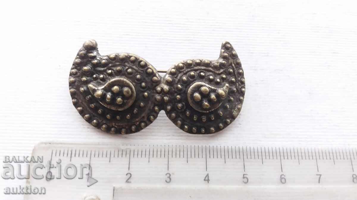 Auction MASSIVE BROOCH - PAFTI Auction MASSIVE BROOCH - PAFTI