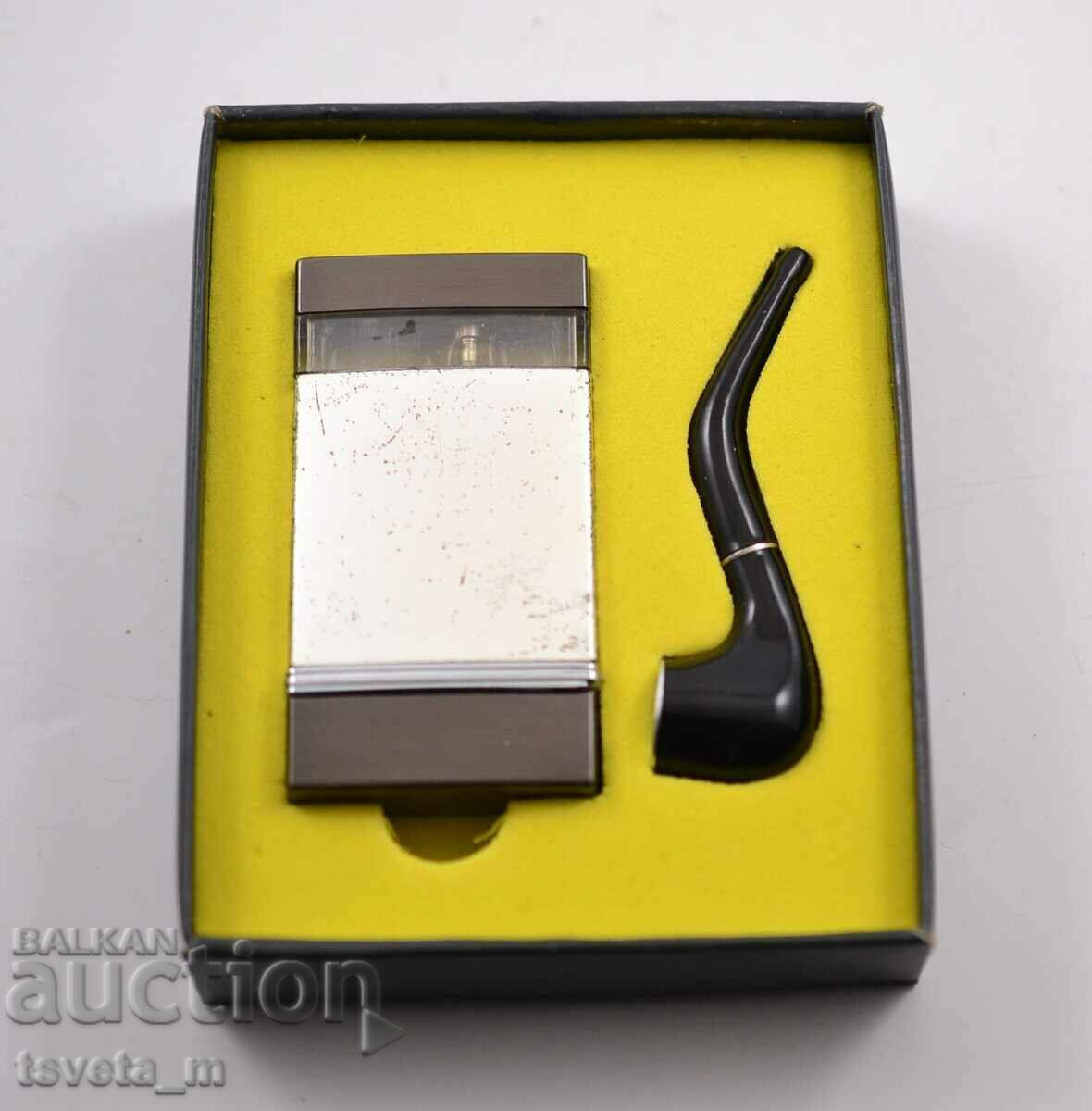 Gas windproof lighter and cigarette