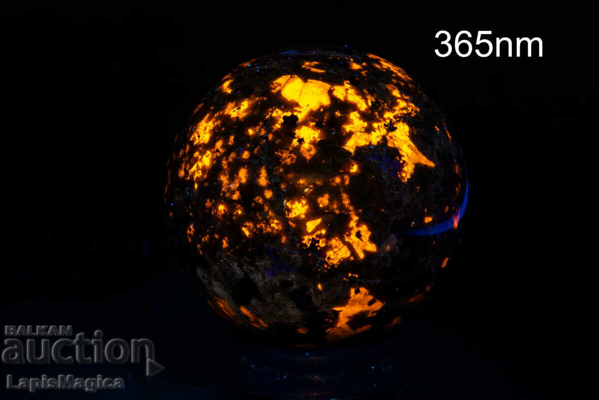 Fluorescent Sodalite Sphere 57.7mm #7