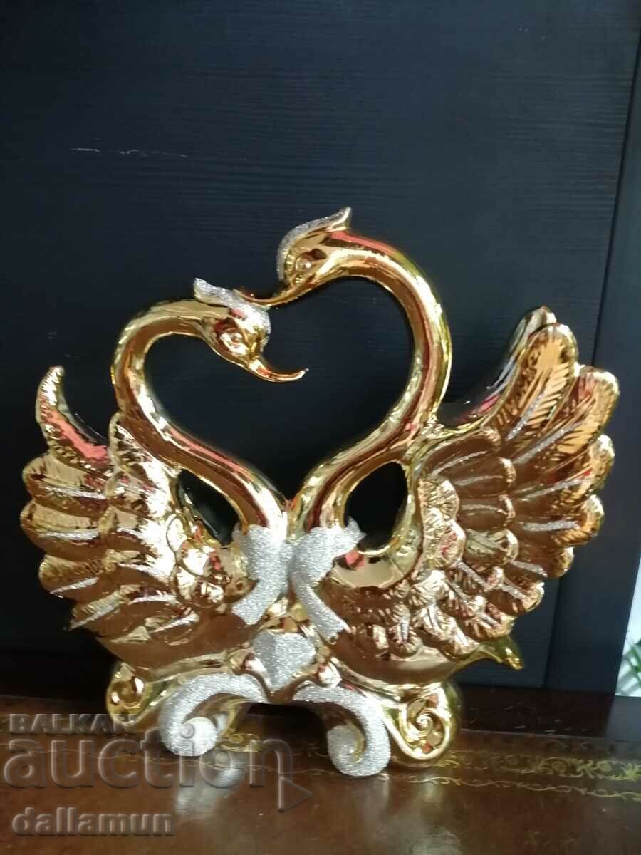 златиста статуетка двойка лебеди с цена 37.00 лв. | € 18.92 златиста статуетка двойка лебеди с цена 37.00 лв. | € 18.92