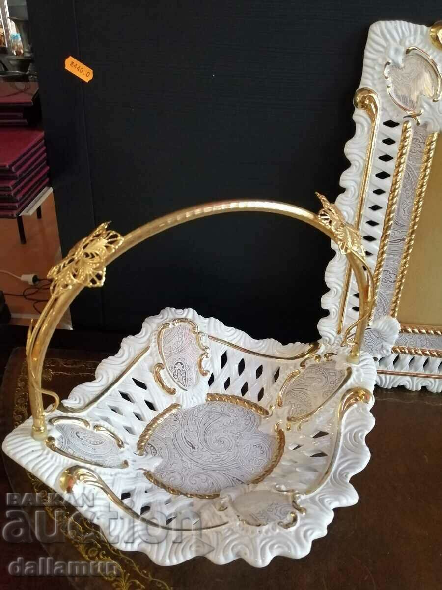 Delivery of basket and picture frame set Delivery of basket and picture frame set