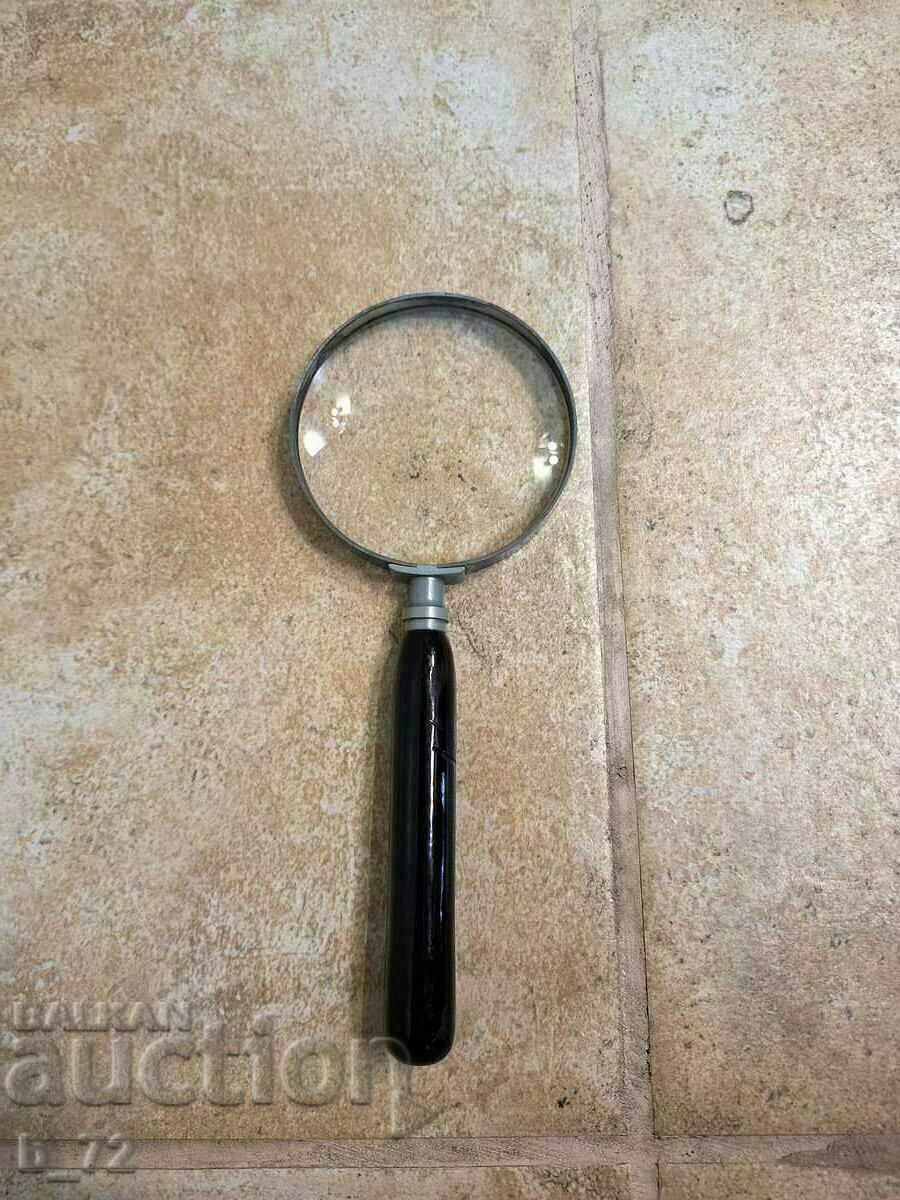 Collector's magnifying glass