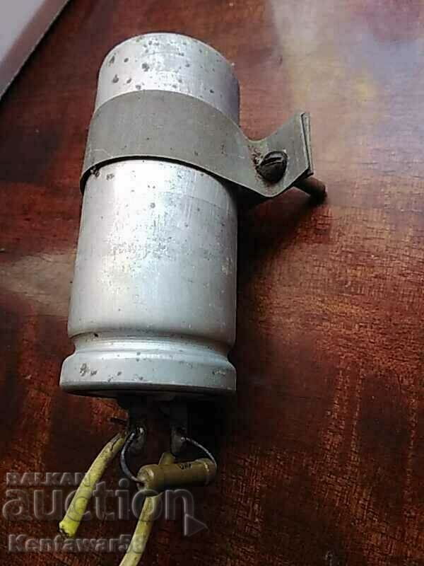 Condensatoare MK 4 mF 250V - 2 bucăți cu preț € 2.00 | 3.91 BGN Condensatoare MK 4 mF 250V - 2 bucăți cu preț € 2.00 | 3.91 BGN