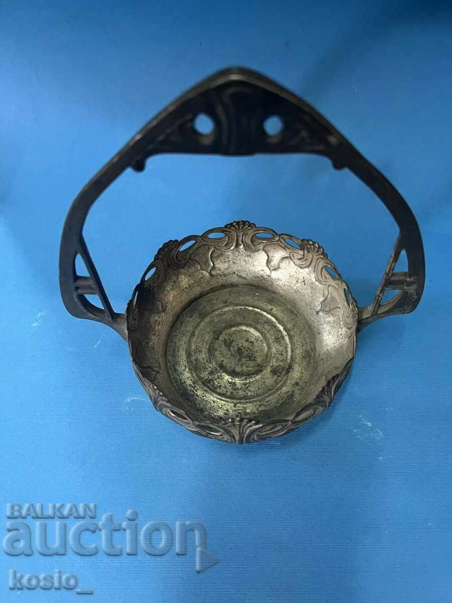 Silver plated candy basket with price 30.00 BGN | € 15.34 Silver plated candy basket with price 30.00 BGN | € 15.34