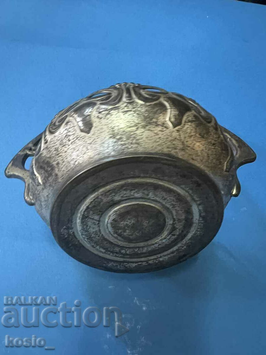 Delivery of Silver plated candy basket Delivery of Silver plated candy basket