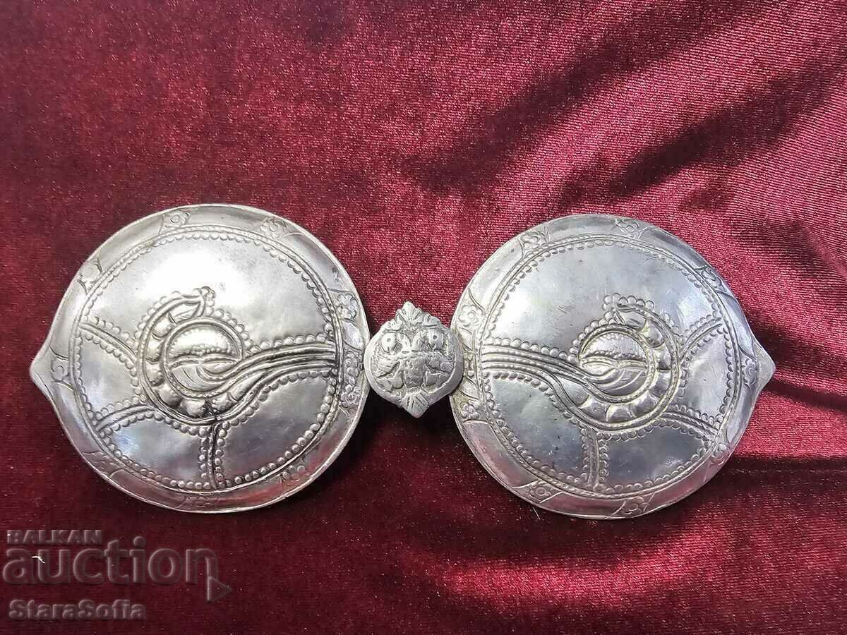 ВЪЗРОЖДЕНСКИ СРЕБЪРНИ ПАФТИ 19 век. с цена 510.00 лв. | € 260.76 ВЪЗРОЖДЕНСКИ СРЕБЪРНИ ПАФТИ 19 век. с цена 510.00 лв. | € 260.76