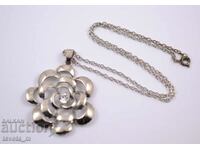 Κολιέ κολιέ με τριαντάφυλλο μενταγιόν