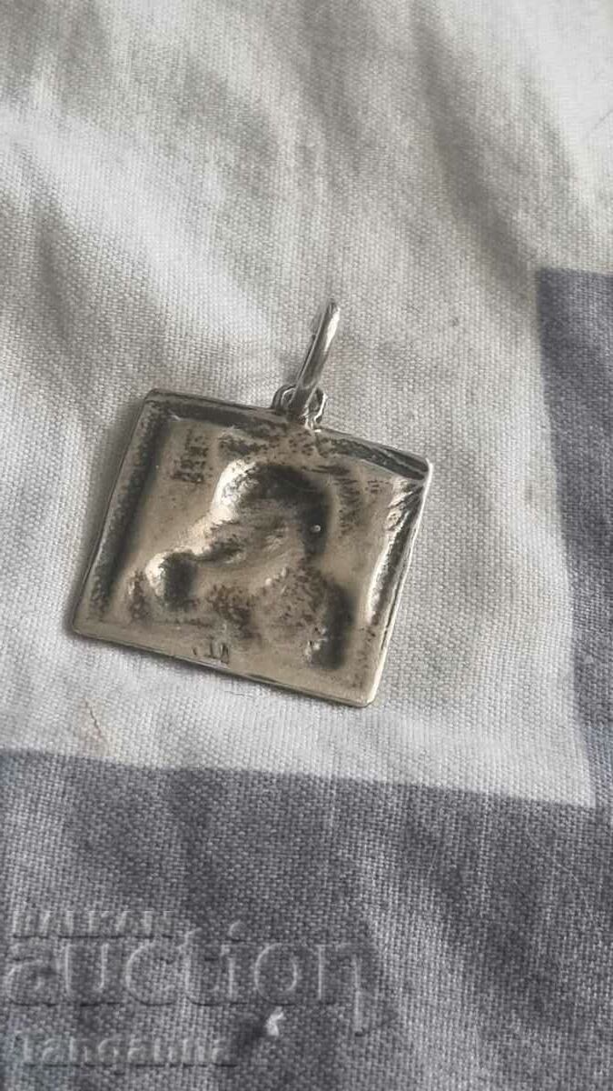 Necklace icon with price 20.00 BGN | € 10.23