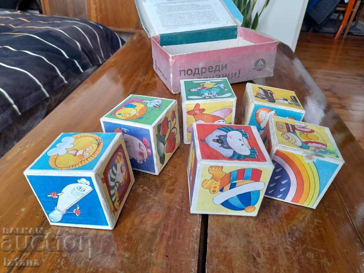Licitație Un vechi joc pentru copii cu cuburi Licitație Un vechi joc pentru copii cu cuburi