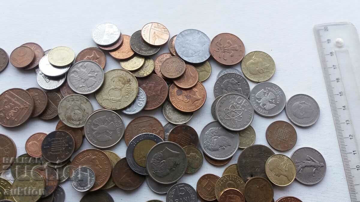 A COLLECTION OF 150 COINS FROM AROUND THE WORLD - 5 A COLLECTION OF 150 COINS FROM AROUND THE WORLD - 5