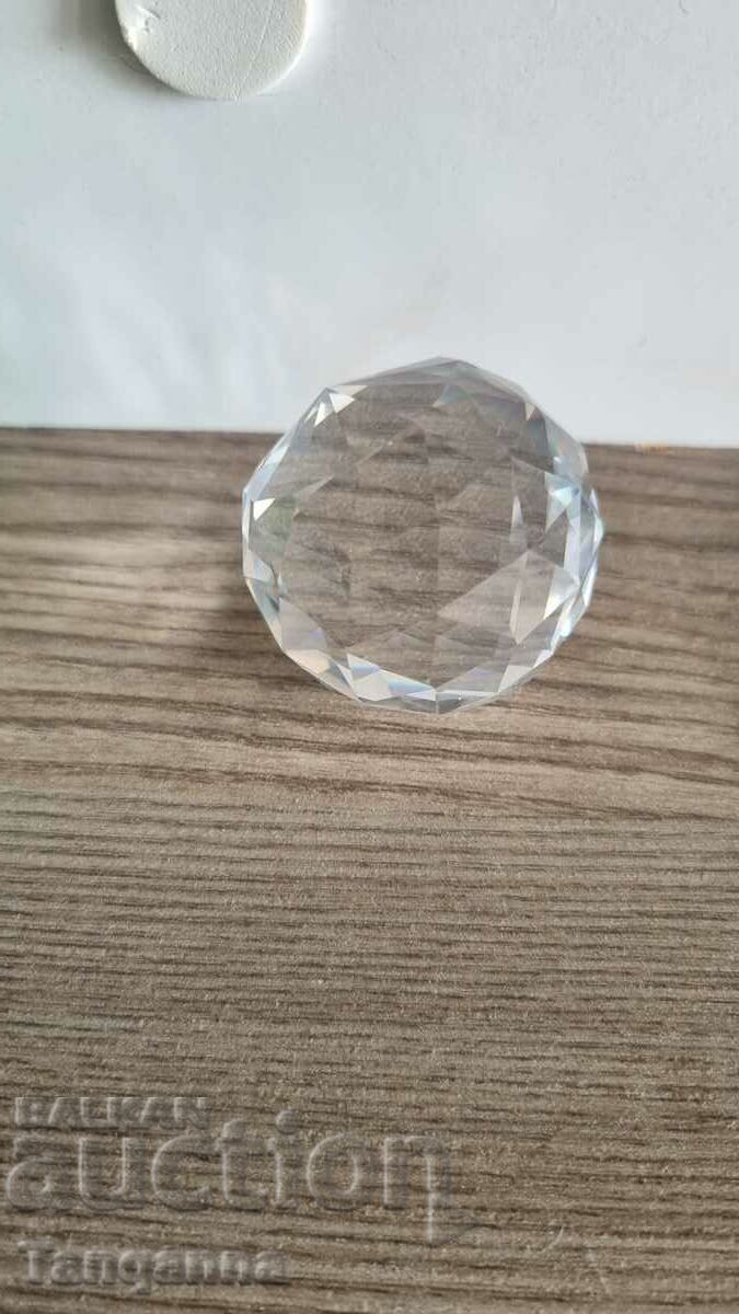 Auction A glass ball Auction A glass ball