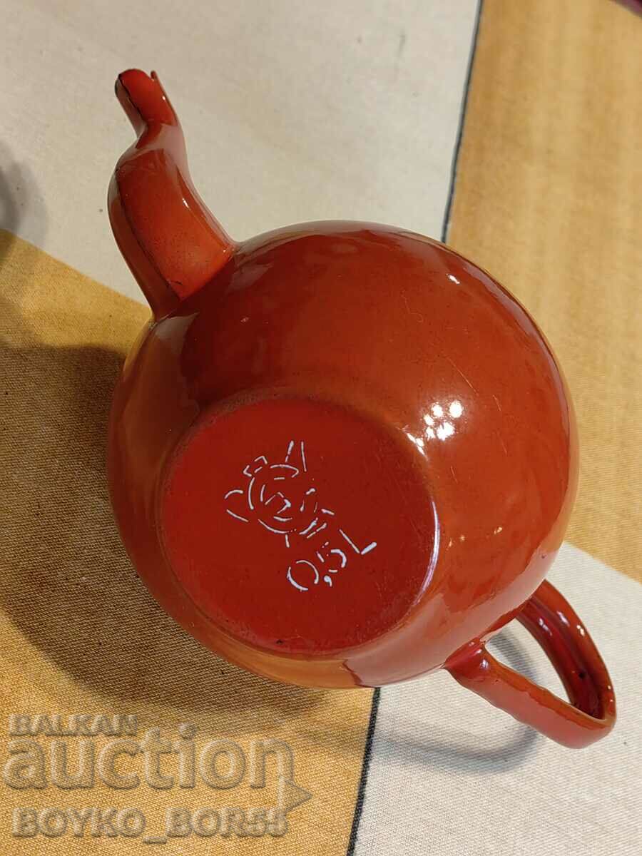 Delivery of Brand New Unused Enameled Soc Kettle Made in the 1970s Delivery of Brand New Unused Enameled Soc Kettle Made in the 1970s