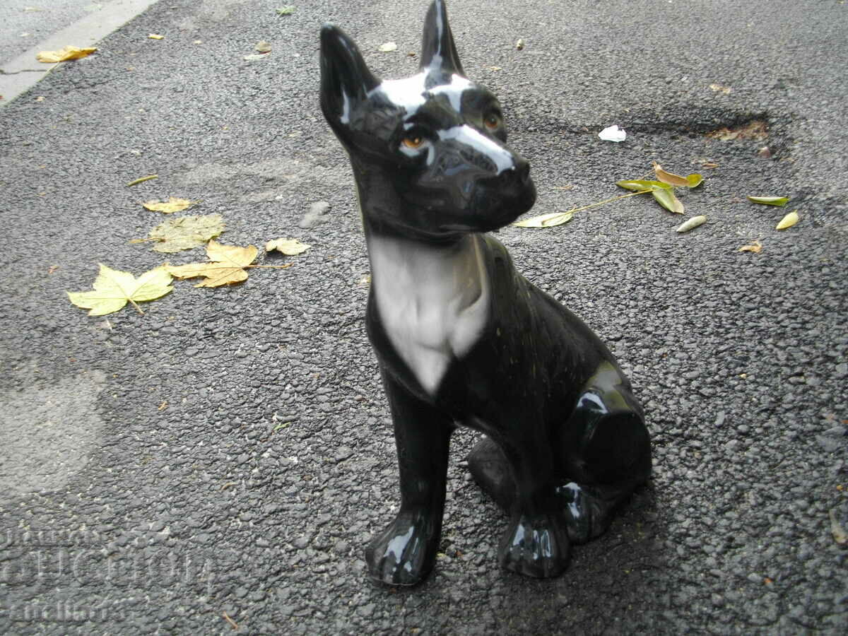 CAINE VECHI DE PORCELAN CAINE VECHI DE PORCELAN