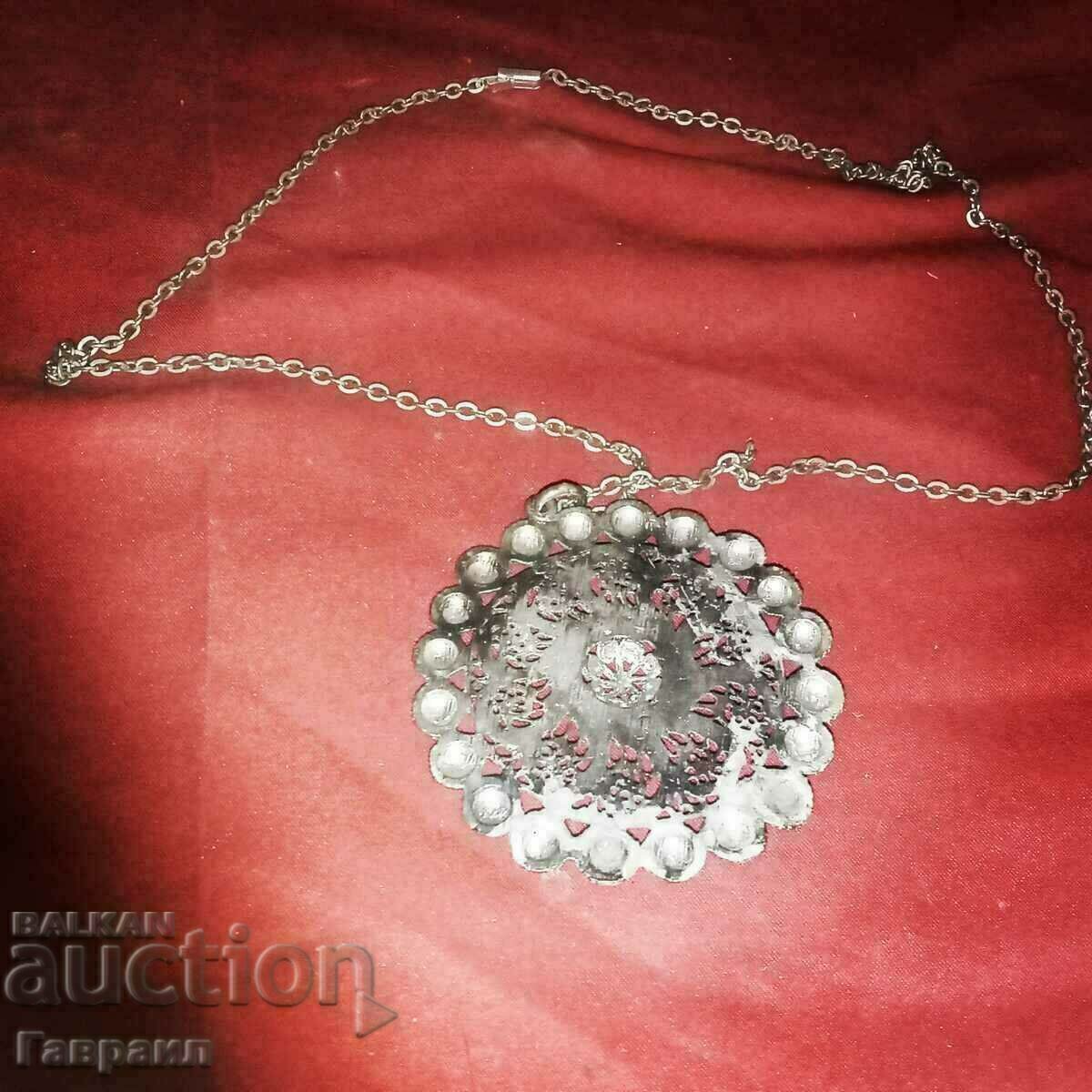 Παλιά κοσμήματα με τιμή 10.00 BGN | € 5.11 Παλιά κοσμήματα με τιμή 10.00 BGN | € 5.11