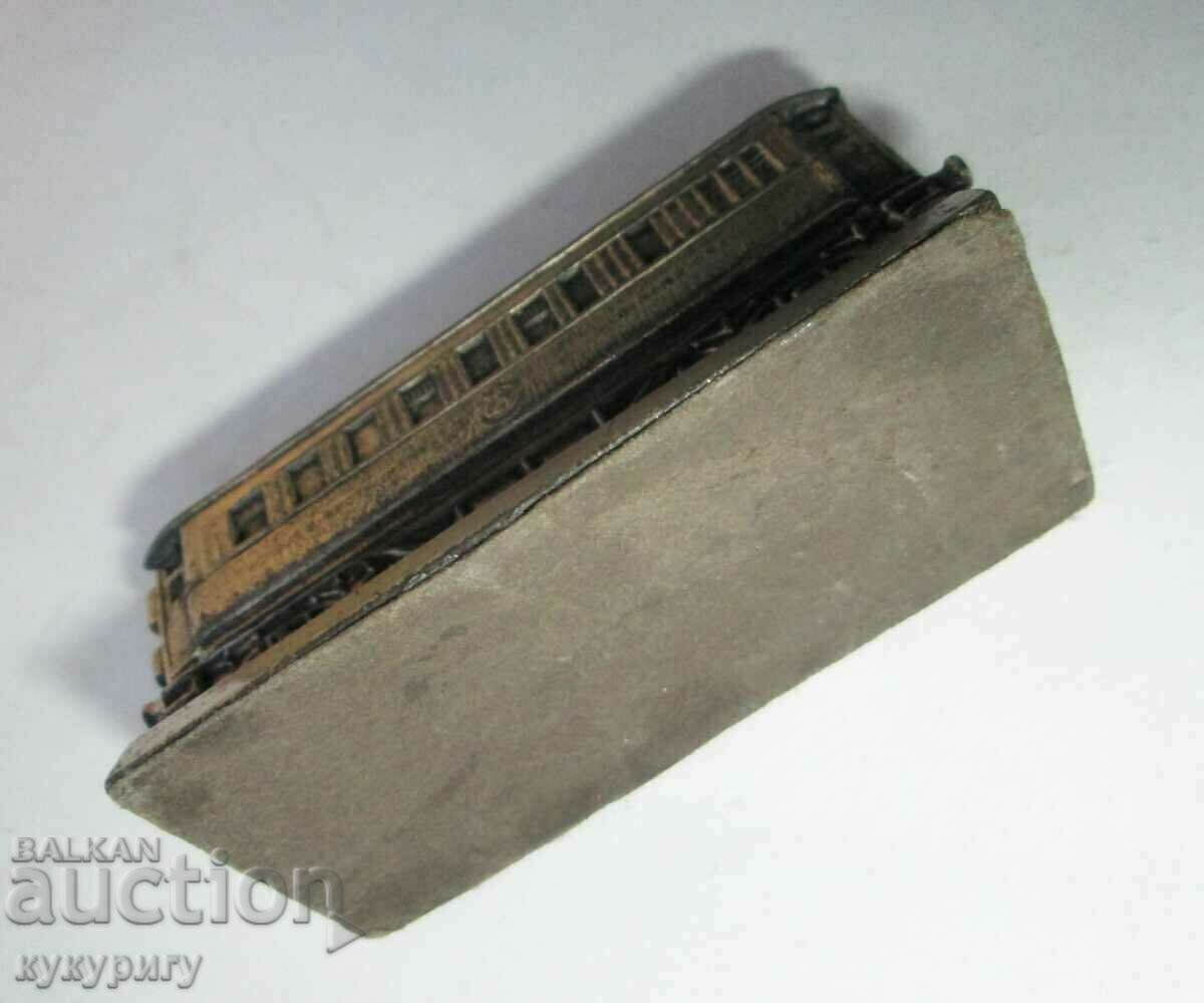Delivery of Old historical railway car model paperweight for PSV Delivery of Old historical railway car model paperweight for PSV