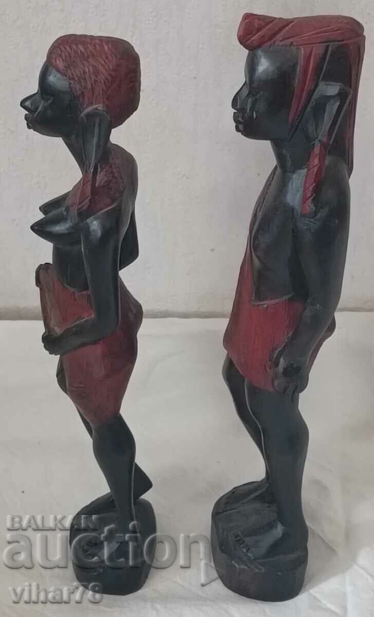 Auction  Lot of two wooden figures