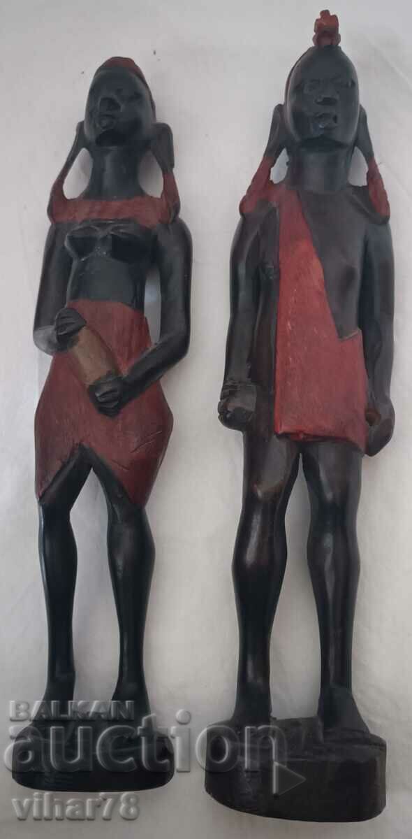 Delivery of Lot of two wooden figures