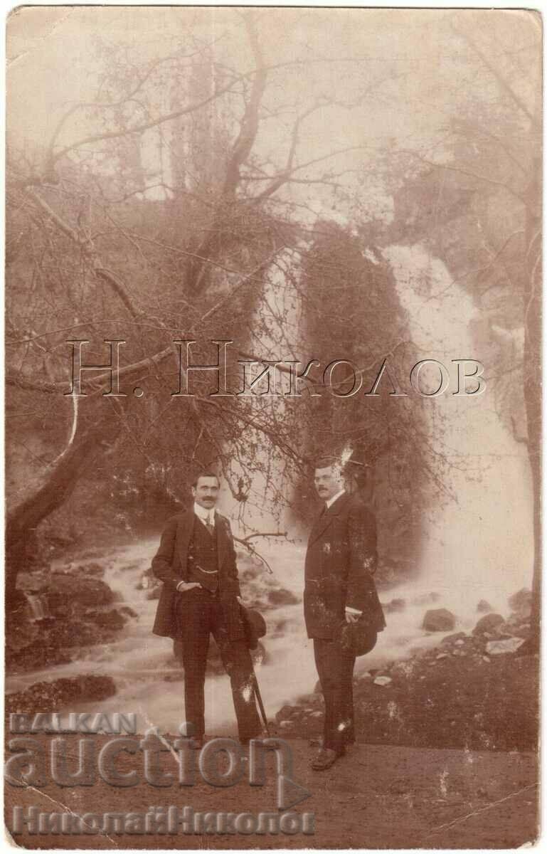 1919 FOTO VECHI BĂRBAȚI LA CASCADA MĂNĂSTIRII BACHKOV G443
